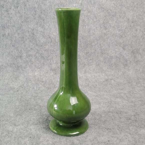 Haeger Avocado Green Bud Vase 8-1/4 Inch Glossy Teleflora MCM Pottery - Picture 1 of 8